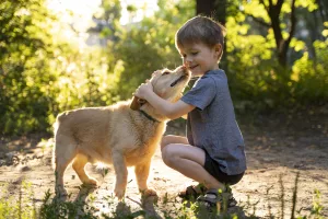 Apprendre aux enfants à prendre soin d’un chien