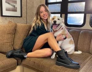 Sydney Sweeney : L’importance de Tank dans sa santé