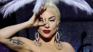 Lady Gaga présente un nouveau chiot, 3 ans après le drame